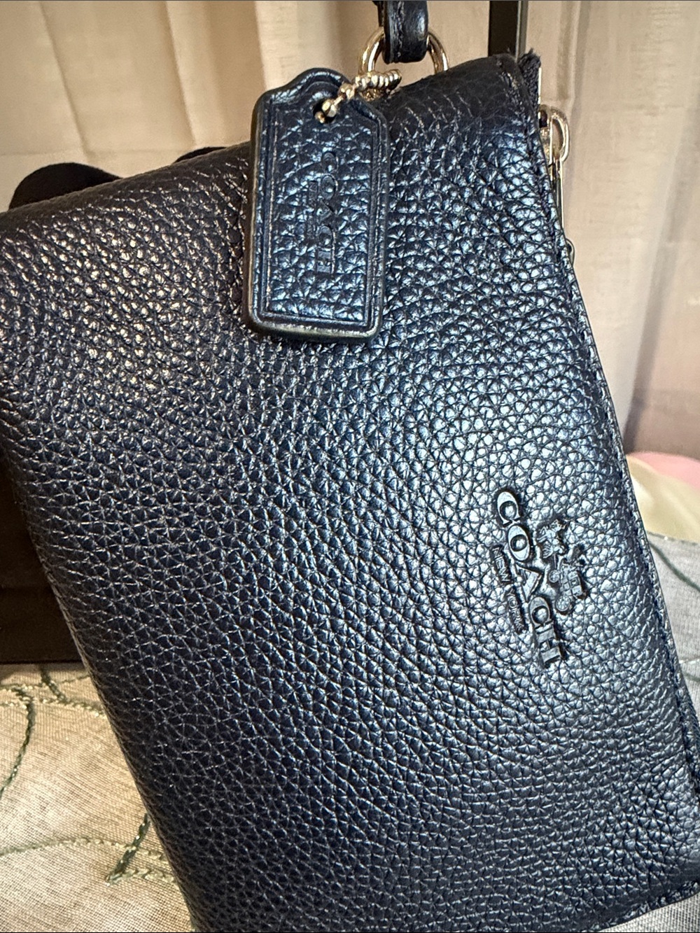 Coach Double Zip Navy Metallic Pebbled Leather Wristlet - Picture 2 of 12
